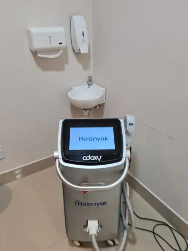 HOLONYAK - EQUIPAMENTO DE DEPILAÇÃO (ADOXY)