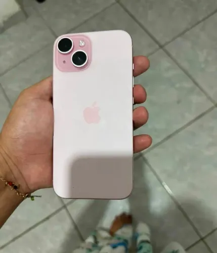 Vendo Iphone 15 rosa, com nota. 128 gb, 2950 - Facilito cartão