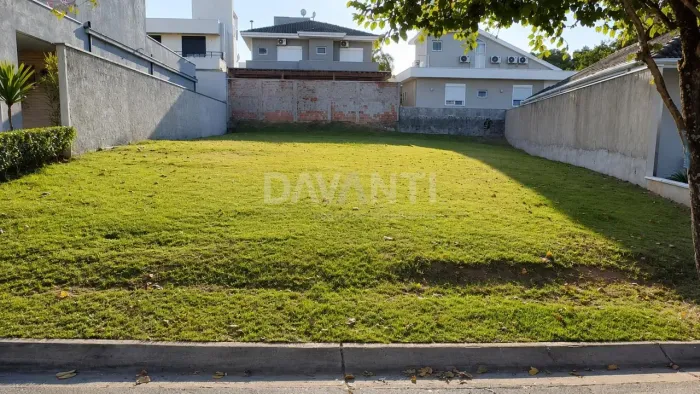 Terreno à venda no Condomínio Vila dos Plátanos em Campinas na Davanti Imóveis.