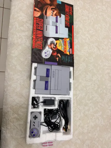 Super Nintendo completo com dois controles originais e caixa com isopor repro