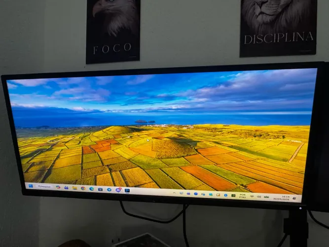 2 tela de computador de 29 1 LG e 1 Dell 1 suporte para as 2 telas 1 teclado gamer