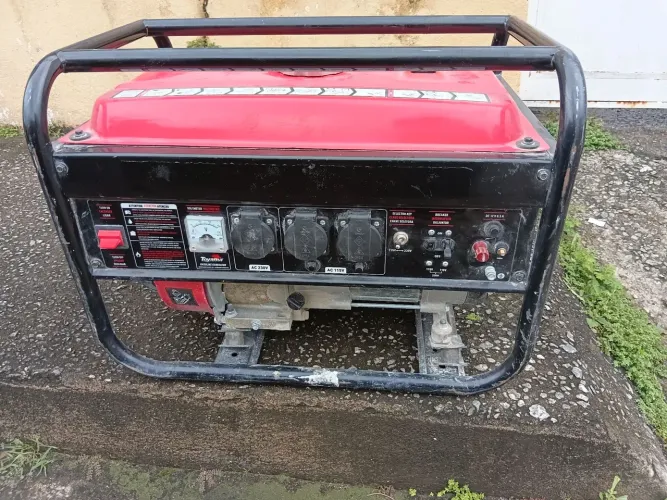 Gerador toyama bivolt 3100