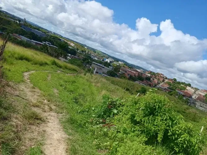 Terreno no bairro Manoel leão 5 de frente e 20de fundo 