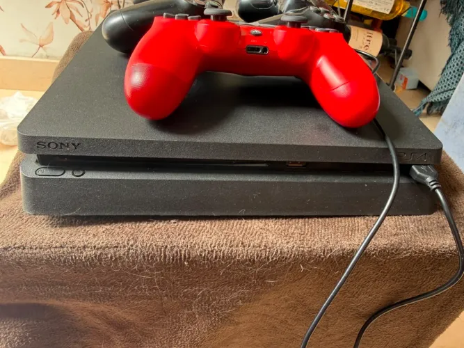 PlayStation 4 slim