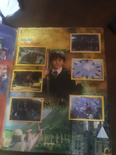 álbum de figurinhas ilustrado de "Harry Potter e o Cálice de Fogo. Incompleto