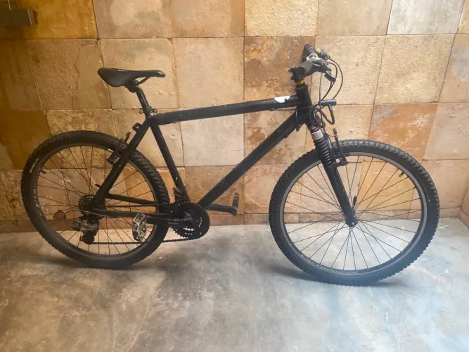 Bike aro 26 - Bicicleta peças shimano e selin esportivo.