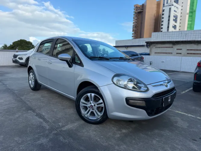 Fiat Punto Attractive 1.4 Fire Flex 8V 5P 2013