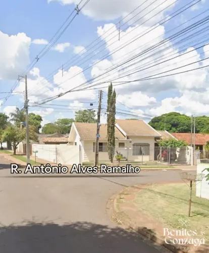 Venda, Casa de esquina, 3 quartos no Conjunto Habitacional Requião I, Maringá, PR