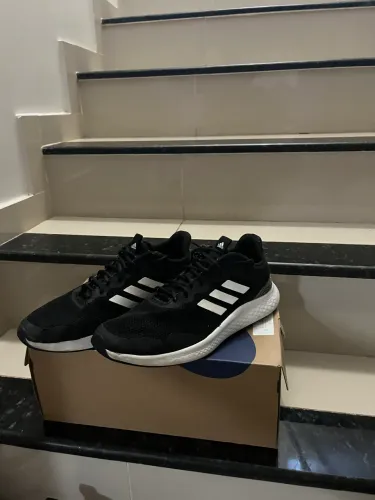 Tênis Adidas Esportivo