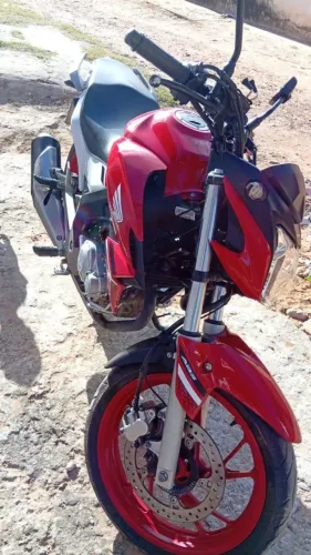 Moto em otimo estado de conservação