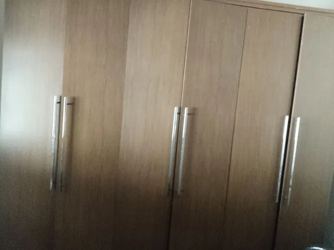 Guarda roupa 6 portas ,chama no WhatsApp *