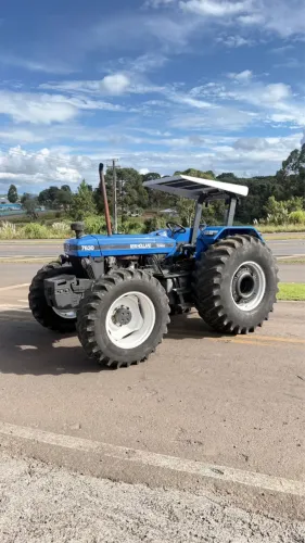 Trator New Holland 7030