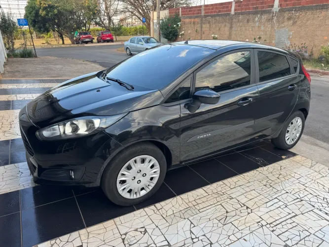 Ford Fiesta 1.5 16V Flex Mec. 5P 2014