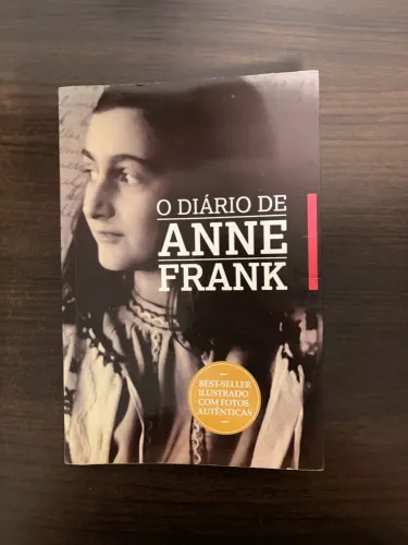 Livro Diário de Anne Frank com ilustrações e fotos autênticas