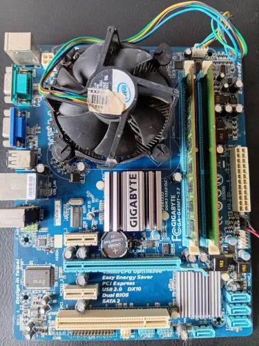 Placa mãe Gigabyte