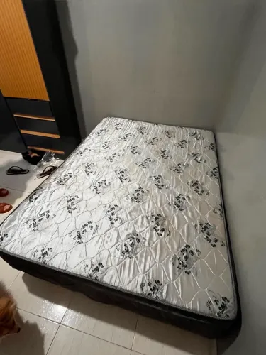 Cama de casal + Colchão Ortobom D45 - Ótimo estado