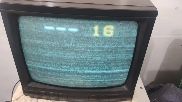 Vendo TV antiga 14 polegadas