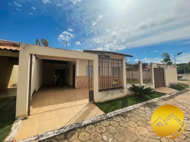 Casa de esquina no Condomínio Walta Marques 2 em frente ao clube lagoa- Caldas Novas.