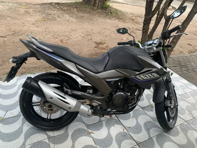 Vendo ou troc fazer 2015 pura por moto de meu interesse
