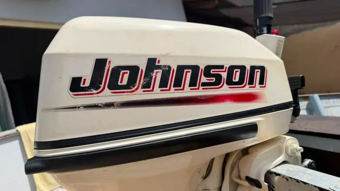 Vendo canoa e motor