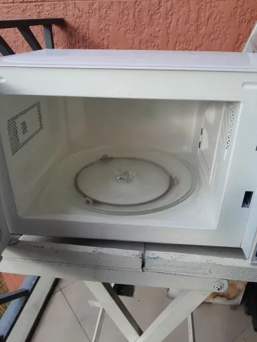 Micro-ondas midea liva 20l mtas22 branco - 220v Funcionando