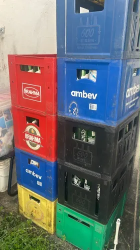 Vendo engradados de cerveja