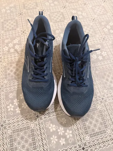 Mizuno Vitality 4