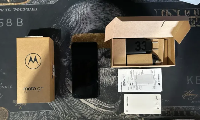 Moto G84 5G 256GB/8GB RAM | Completo na Caixa | Excelente Estado