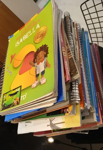 Doação de livros didáticos do 1, 2, 3, 4 e 4 anos. Várias editoras.