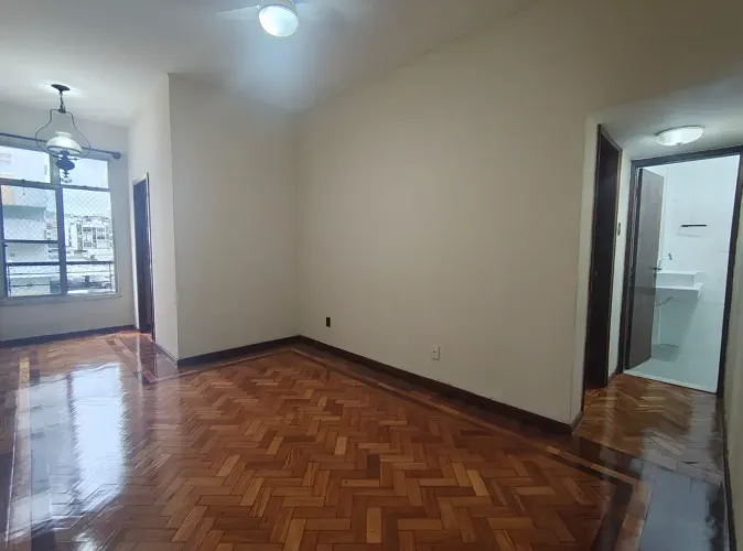 Imóvel para venda tem 72 metros quadrados com 2 quartos em Laranjeiras - Rio de Janeiro -
