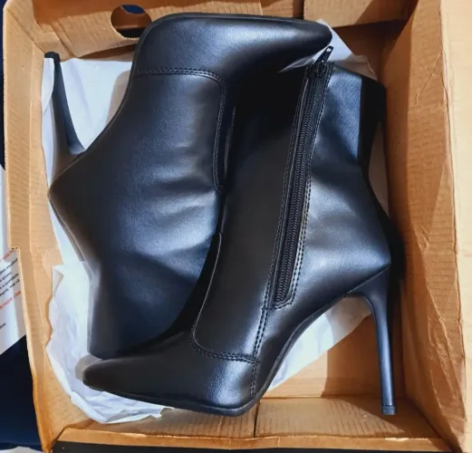 Bota bico fino