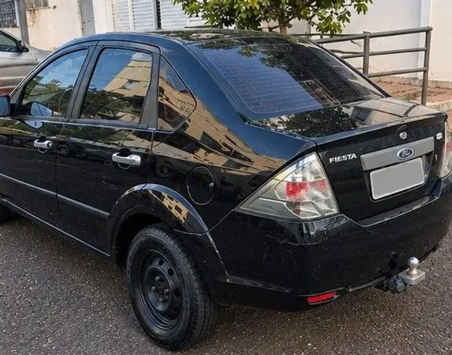 Ford Fiesta Sedan 1.0 8V Flex 4P 2011
