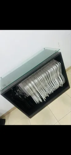 Balcão apoiador de loja ou closet