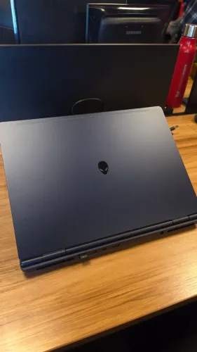 Alienware 16 Aurora | RTX 4050 6GB | Core 7 240H | 16GB DDR5 | 1TB NVMe | QHD+ 120Hz