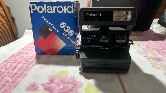 Camera Polaroid 636 Closeup