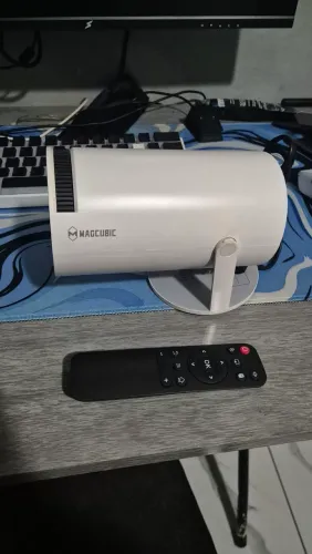 Projetor Magic Cube HY300