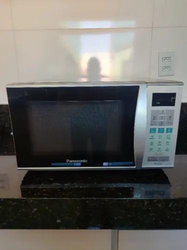 Microondas da Panasonic 28 litros. R$ 350,00, wattsap *.