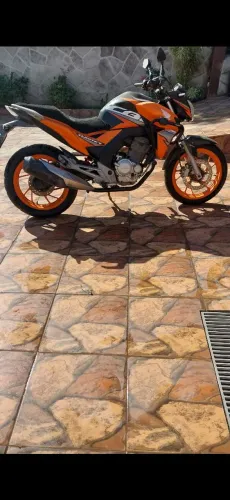 Moto CB twister