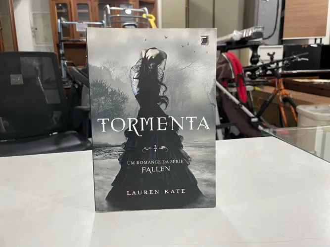 Livro Tormenta Lauren Kate