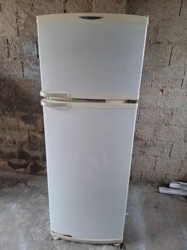 Geladeira bratemp frost free
