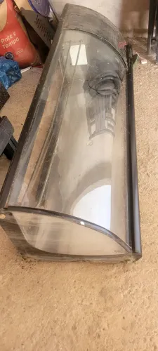 Vendo vitrine grande refrigerada para sushi