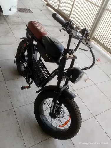Bicicleta Elétrica da marca R6 Max,com autonomia de 80 km por hora.
