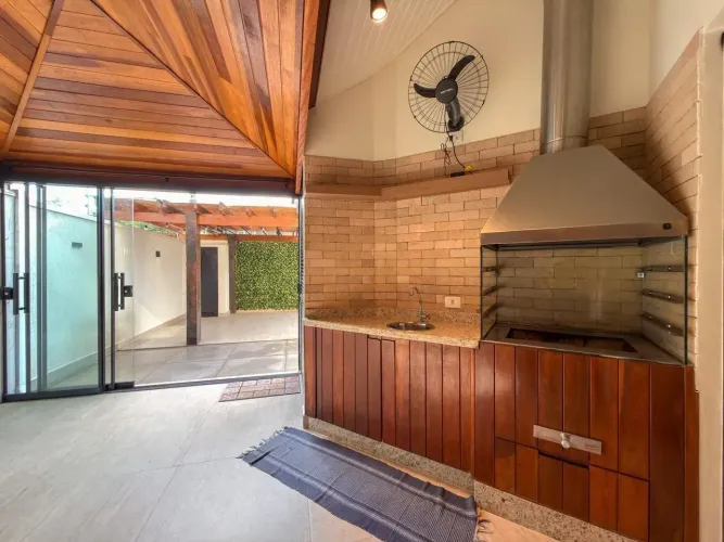 Casa com 3 quartos, 155 m², à venda por R$ 1.150.000 - Freguesia da Escada - Guararema - S