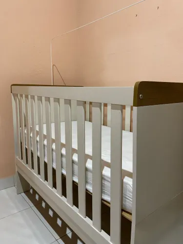 Berço 3 em 1 com colchão e capa para colchão 