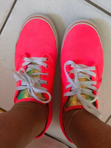 Tênis Vans neon
