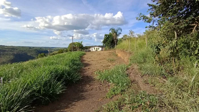 Vende - se sítio na Limeira , Vitória da Conquista, BAHIA