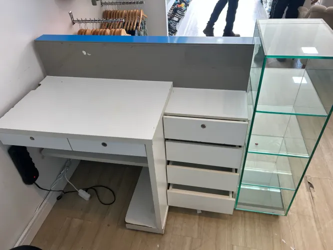 MÓVEL CAIXA PARA LOJA