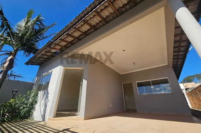 Casa à Venda no Jardim Novo Horizonte com 3 dormitórios e 1 suite