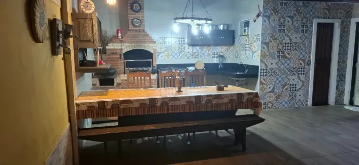 CASA PARA TEMPORADA A UMA RUA DA PRAIA DE BICANGA