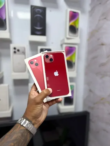 IPHONE 13 128GB RED<br>R$ 1.699,00<br>TELA JOVA